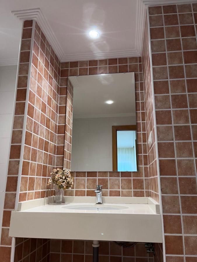 Gatu Villa Elvira Junto Al Hospital Y Playa 2 Dormit Y 2 Banos, Preferente Mayores De 25 Anos Y Familias Cadiz Dış mekan fotoğraf